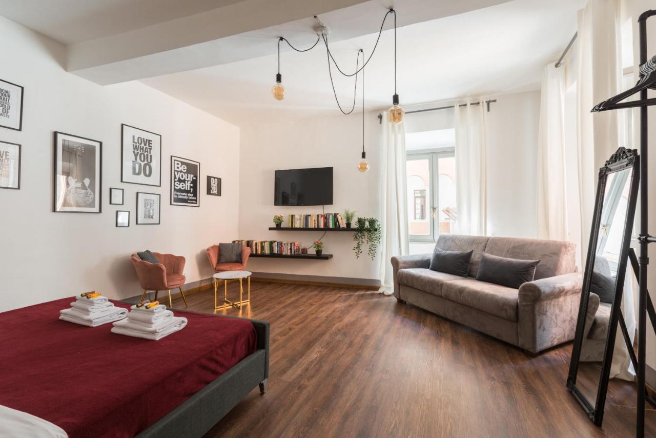 Apartmán Duplex Montoro Řím Exteriér fotografie